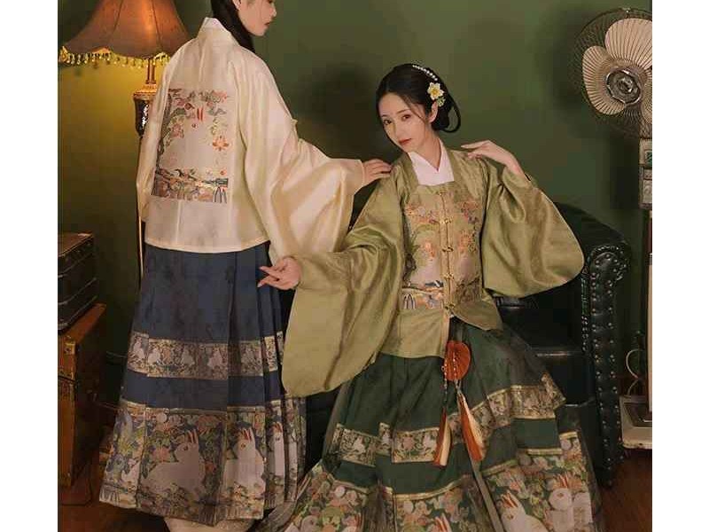 穿对华服了吗？别让文化自信输在穿衣上