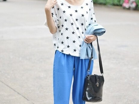 肩宽妹子别发愁 这些穿搭思路让你轻松显瘦