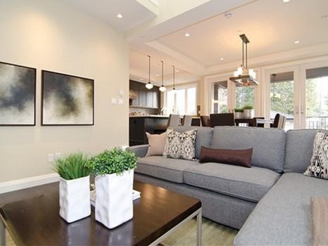 黑灰色穿搭高级配色指南 轻松驾驭多种风格不再单调