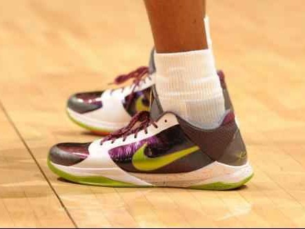 兄弟们，选对篮球鞋真的能改变你的球场人生