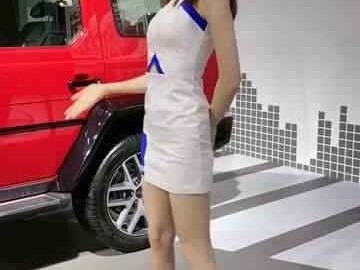 哎呀妈呀，这天儿说冷就冷！五度穿什么衣服出门不挨冻还好看？