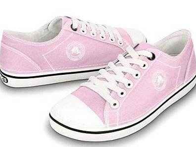 一脚踏进百年时光的美国经典帆布鞋传奇