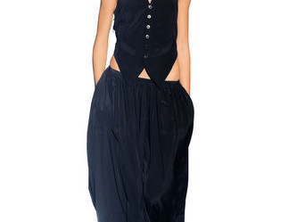 马甲搭配裤子秘籍 轻松穿出个性风采