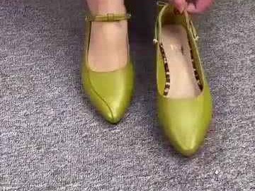 春风十里不如脚下生辉 今年春天这些鞋款让你美得不费力气