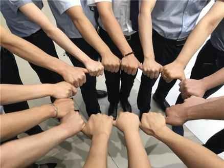 15岁女孩Grace近照大公开！海边穿搭自信满满，暂无出道计划