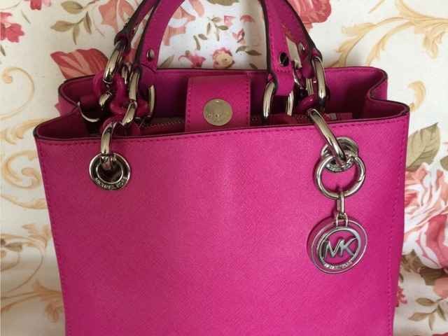 MK是什么牌子让姑娘们这么上头 老灵额轻奢包包江湖