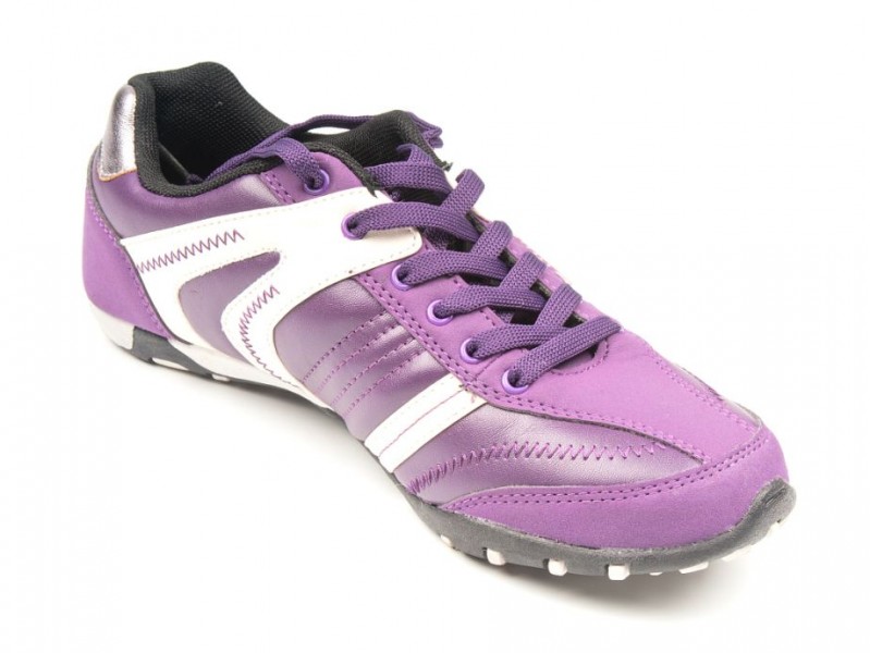 街头那个醒目S标志，究竟是啥来头的宝藏鞋？