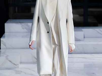 中式男装新风尚：从商务标配到文化表达的优雅转身