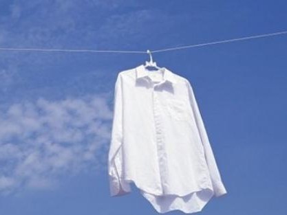 衣服变黄了别急着扔 先搞清这几个关键原因