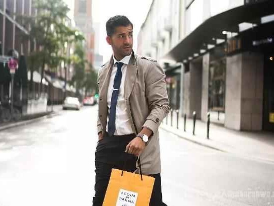 男大衣搭配什么裤子好 看看这些组合让你有型出街