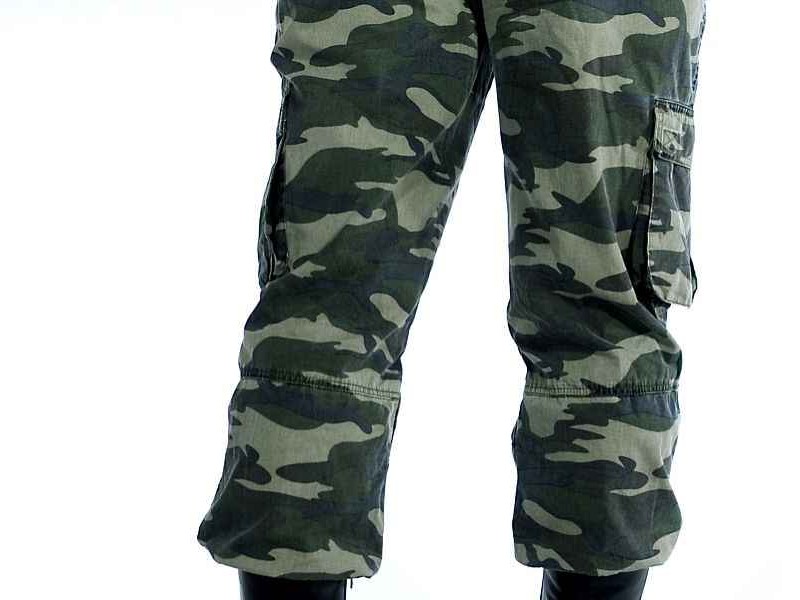 军绿色搭配颜色秘诀大公开让你穿出高级感