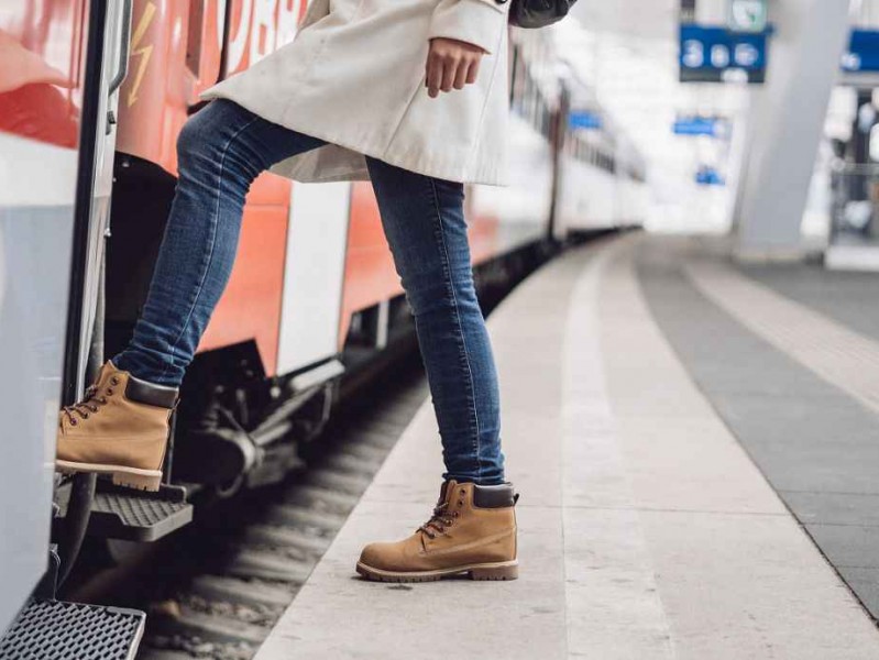 小脚牛仔裤配鞋指南 穿对鞋子时髦翻倍