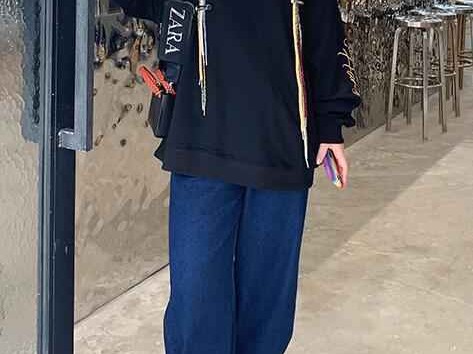 卫衣下装穿搭全攻略 这样搭配美得高级又不费劲