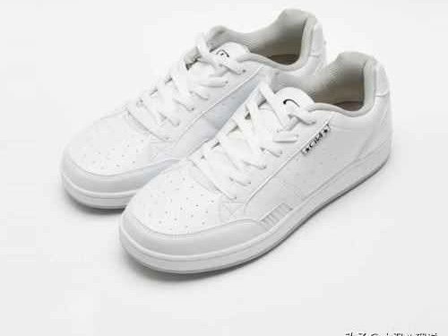 板鞋全知道：从滑板场到潮流街头的百搭神器