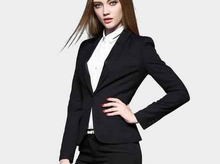 中国中老年女性的时尚穿搭：优雅到老，拒绝大妈装