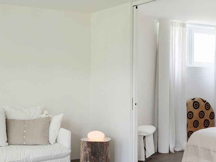 白色穿搭选对颜色让气质轻松翻倍