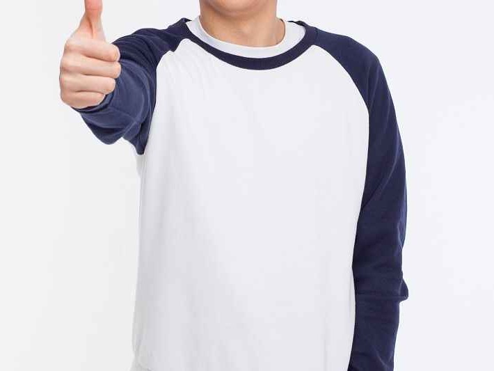 卫衣挑色不犯难 肤色流行两手抓